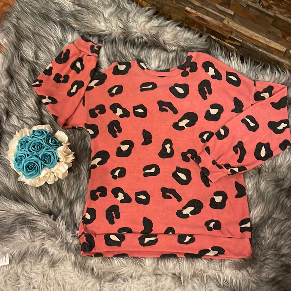 Lightweight boutique style sweater
